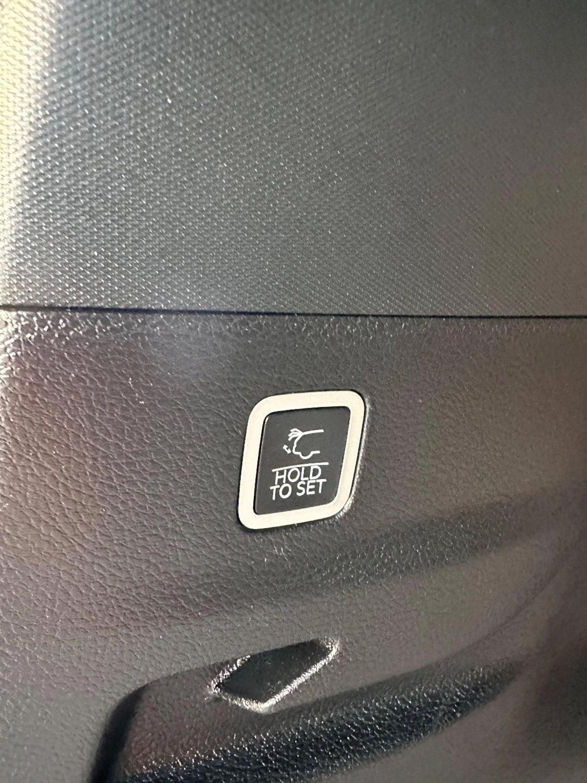 Jeep Wagoneer L Series I 2023 AWD-21-21