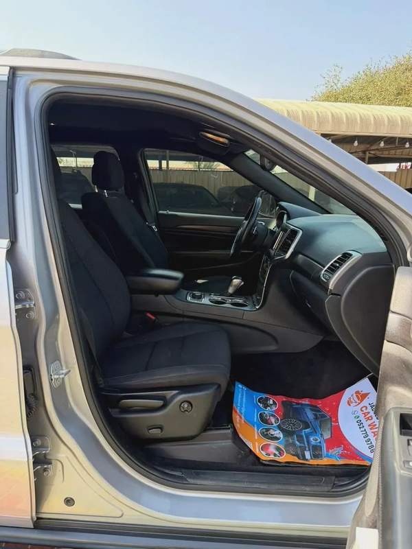 Jeep Grand Cherokee Laredo