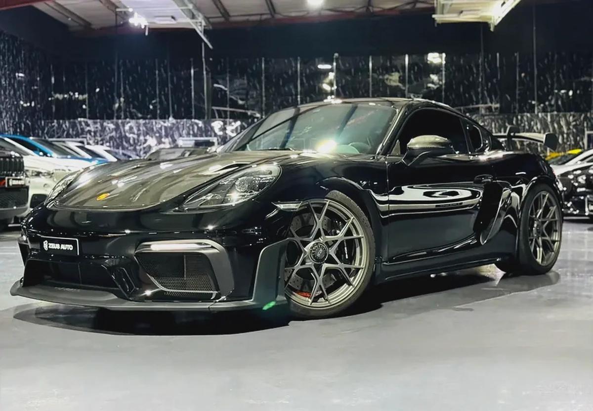 Porsche Cayman 718 GT4 2022 GCC specs for 749,000.00 AED-0-0