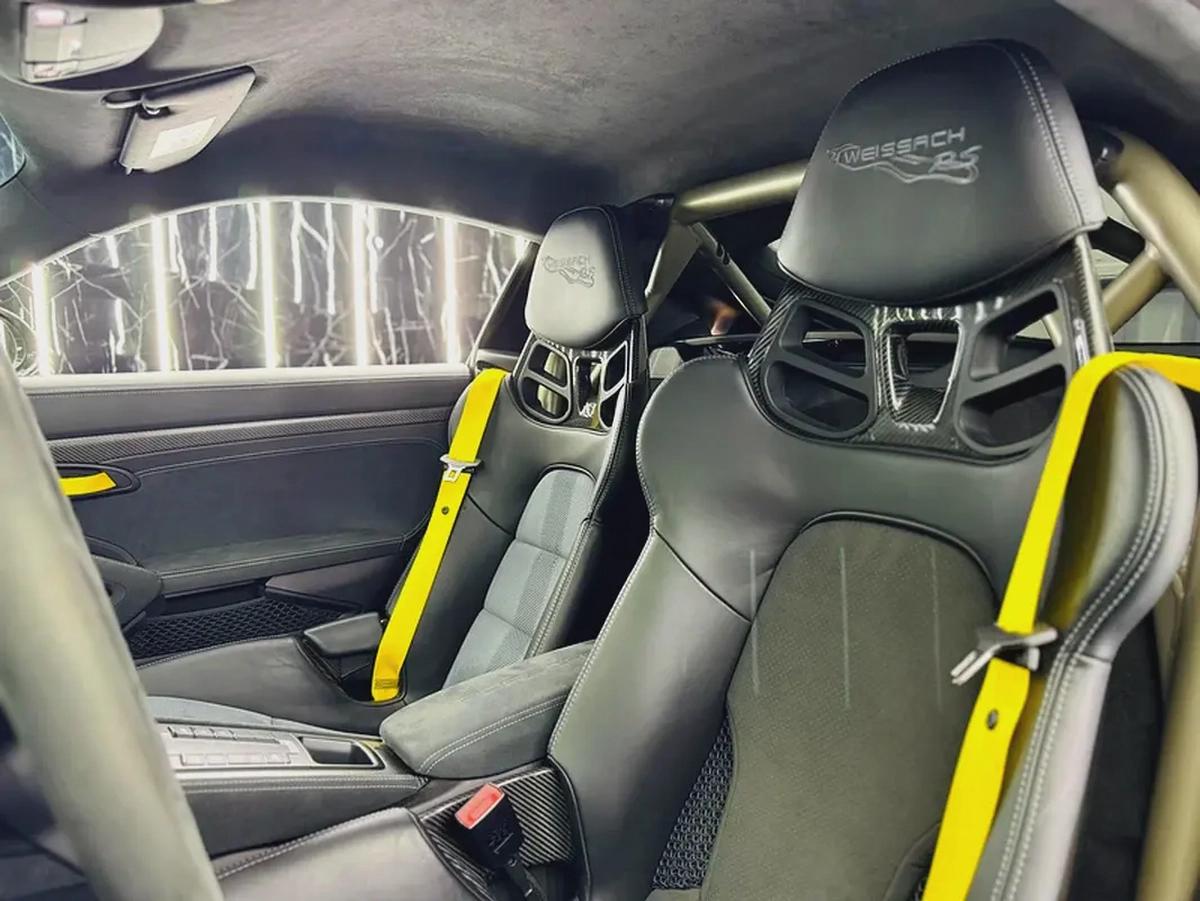 Porsche Cayman 718 GT4 2022 GCC specs for 749,000.00 AED-18-18