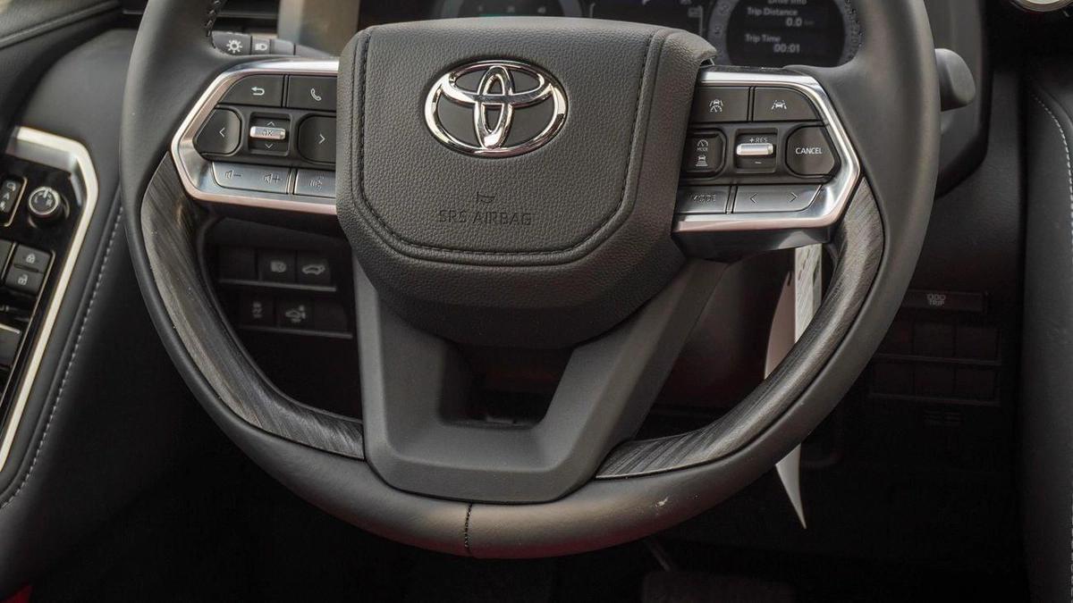 Toyota Land Cruiser VXR TWIN TURBO 3.5L V6-4-4