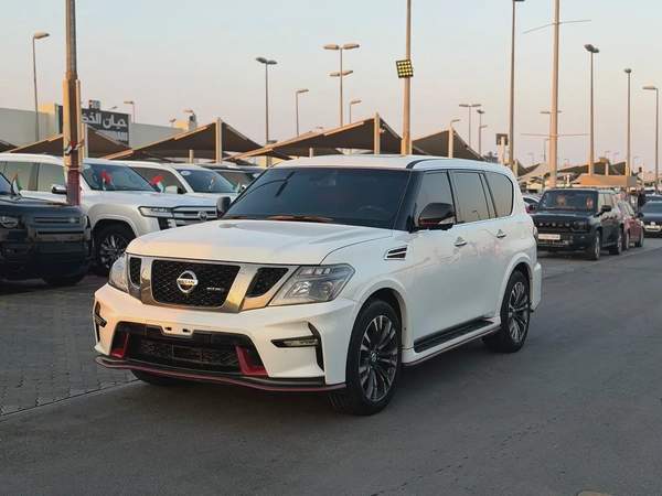 Nissan Patrol LE Platinum 2011 - GCC Specs