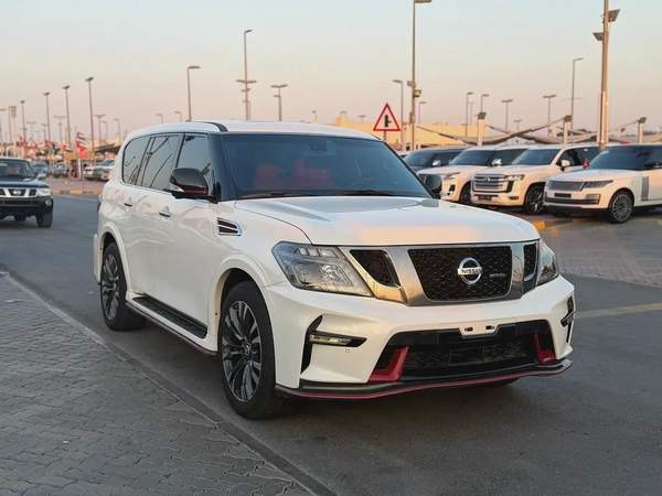 Nissan Patrol LE Platinum 2011 - GCC Specs