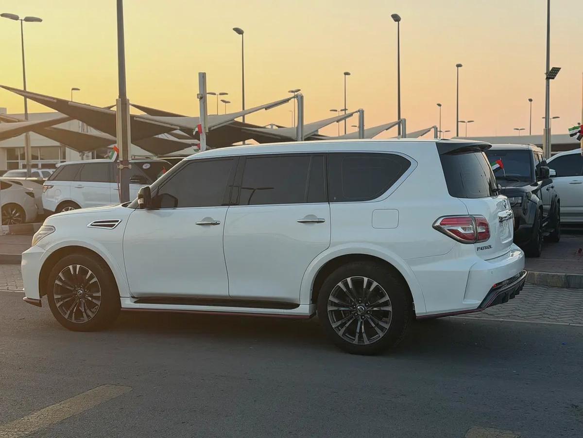 Nissan Patrol LE Platinum 2011 - GCC Specs-3-3