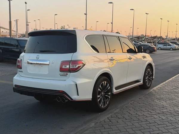 Nissan Patrol LE Platinum 2011 - GCC Specs