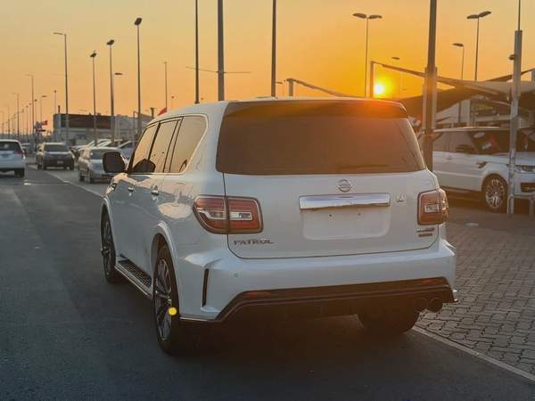 Nissan Patrol LE Platinum 2011 - GCC Specs