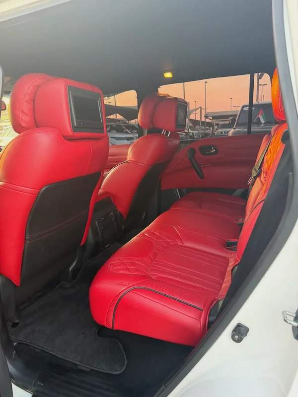 Nissan Patrol LE Platinum 2011 - GCC Specs