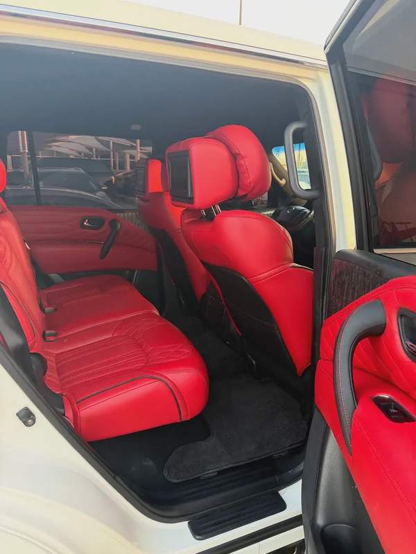 Nissan Patrol LE Platinum 2011 - GCC Specs