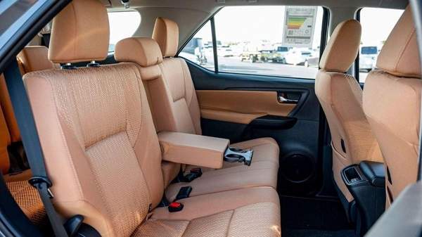 Toyota Fortuner Toyota Fortuner 2.7L Petrol 2024