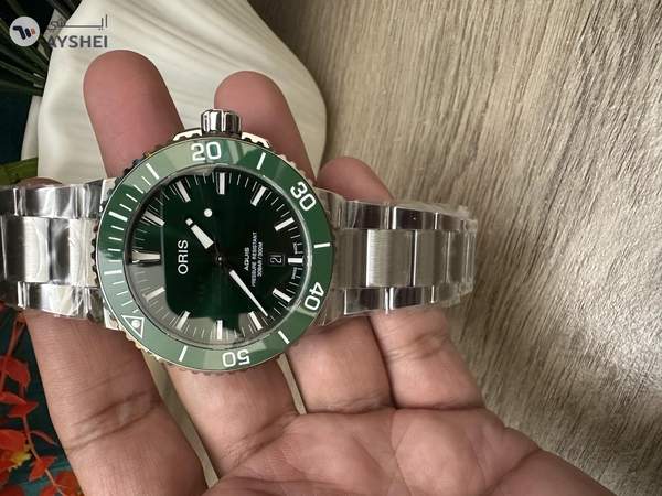 ORIS Aquis Date