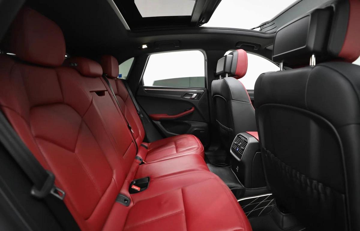 Accident Free | 2,900 AED Monthly Installment | Free Insurance + Registration | B02302-1-1