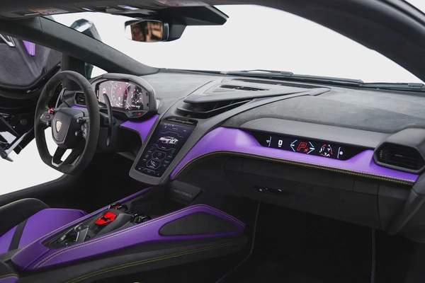 2024 LAMBORGHINI REVUELTO