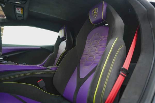 2024 LAMBORGHINI REVUELTO