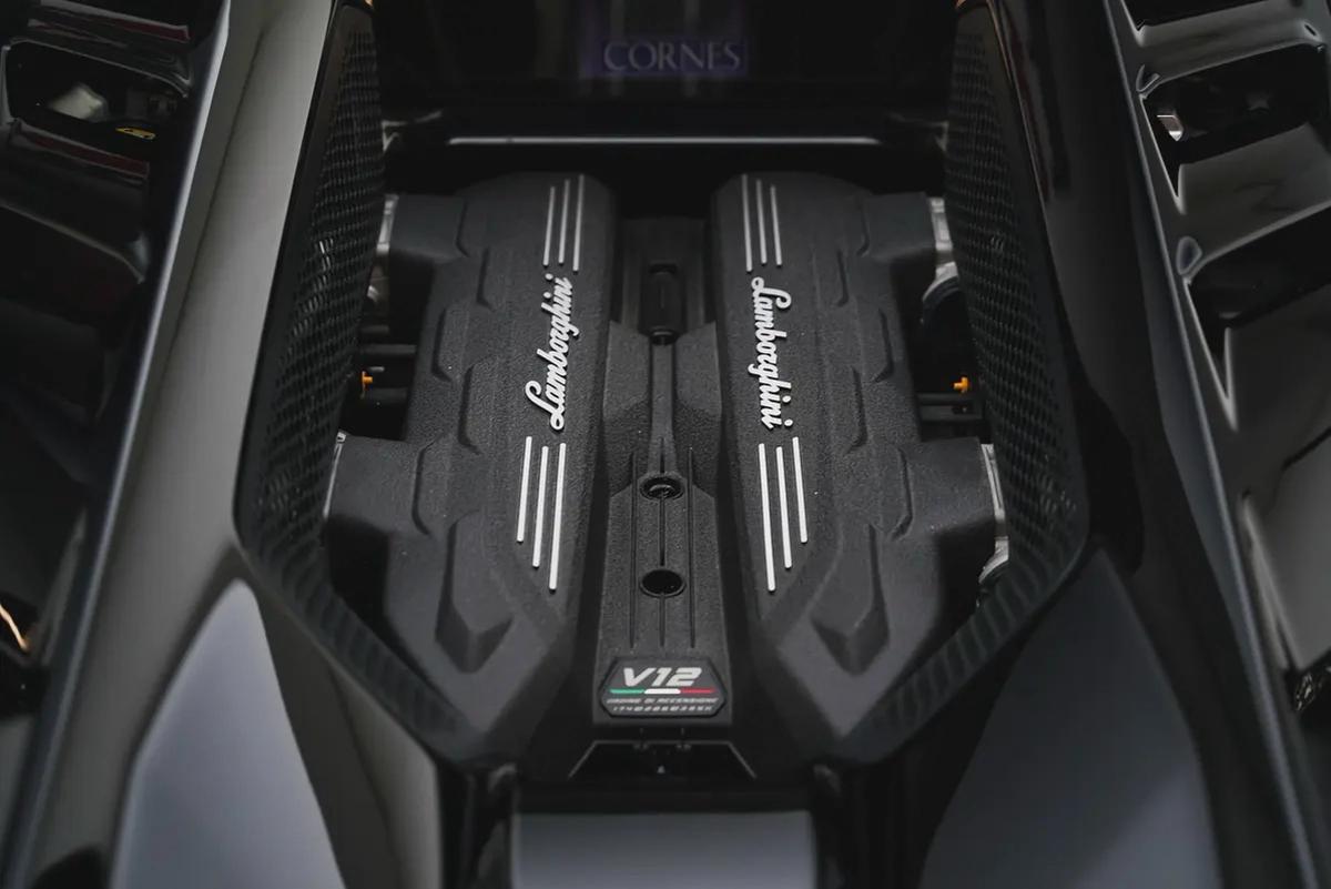 2024 LAMBORGHINI REVUELTO-15-15