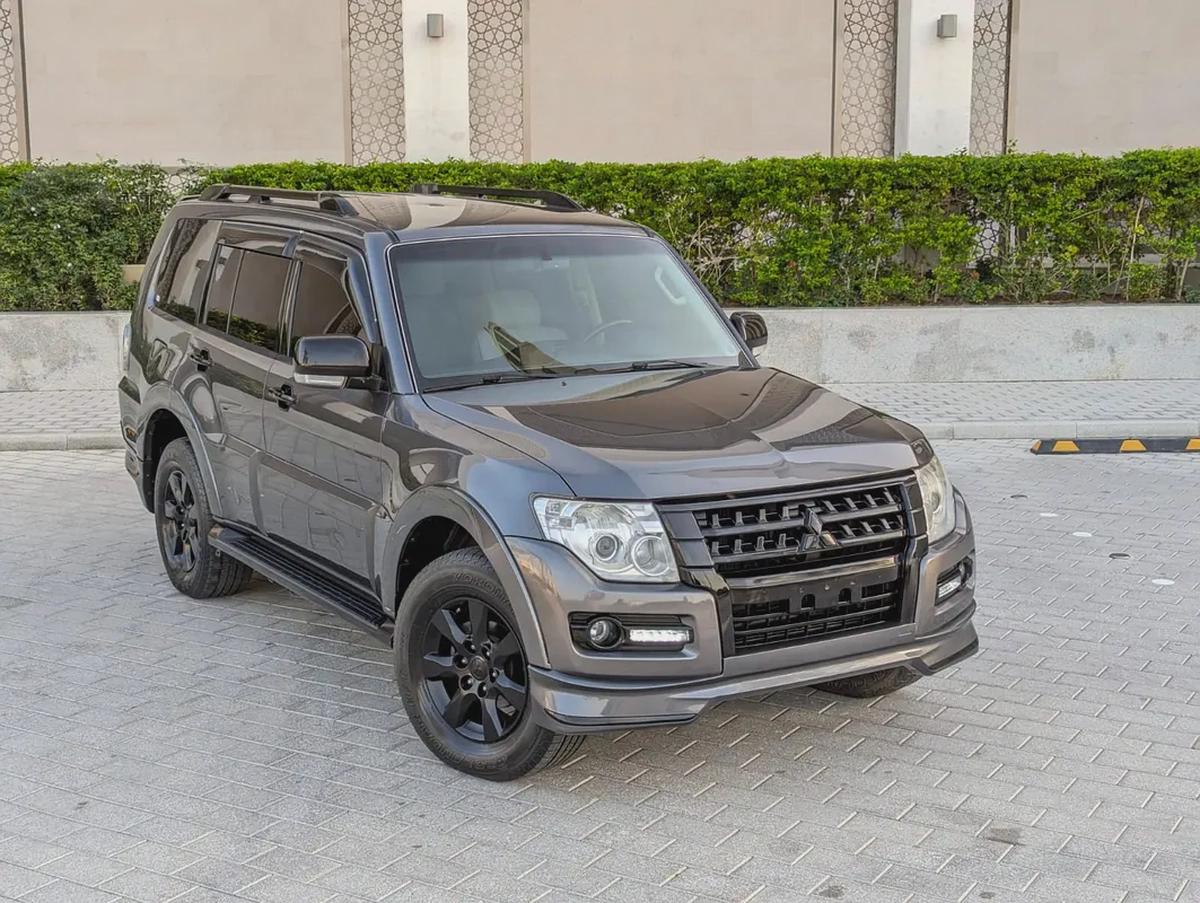 MITSUBISHI PAJERO 2017 GLS MID OPTION GCC IN EXCELLENT CONDITION-0-0