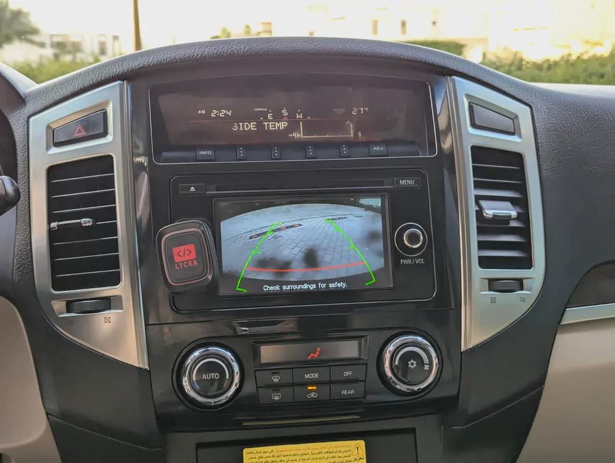 MITSUBISHI PAJERO 2017 GLS MID OPTION GCC IN EXCELLENT CONDITION-6-6