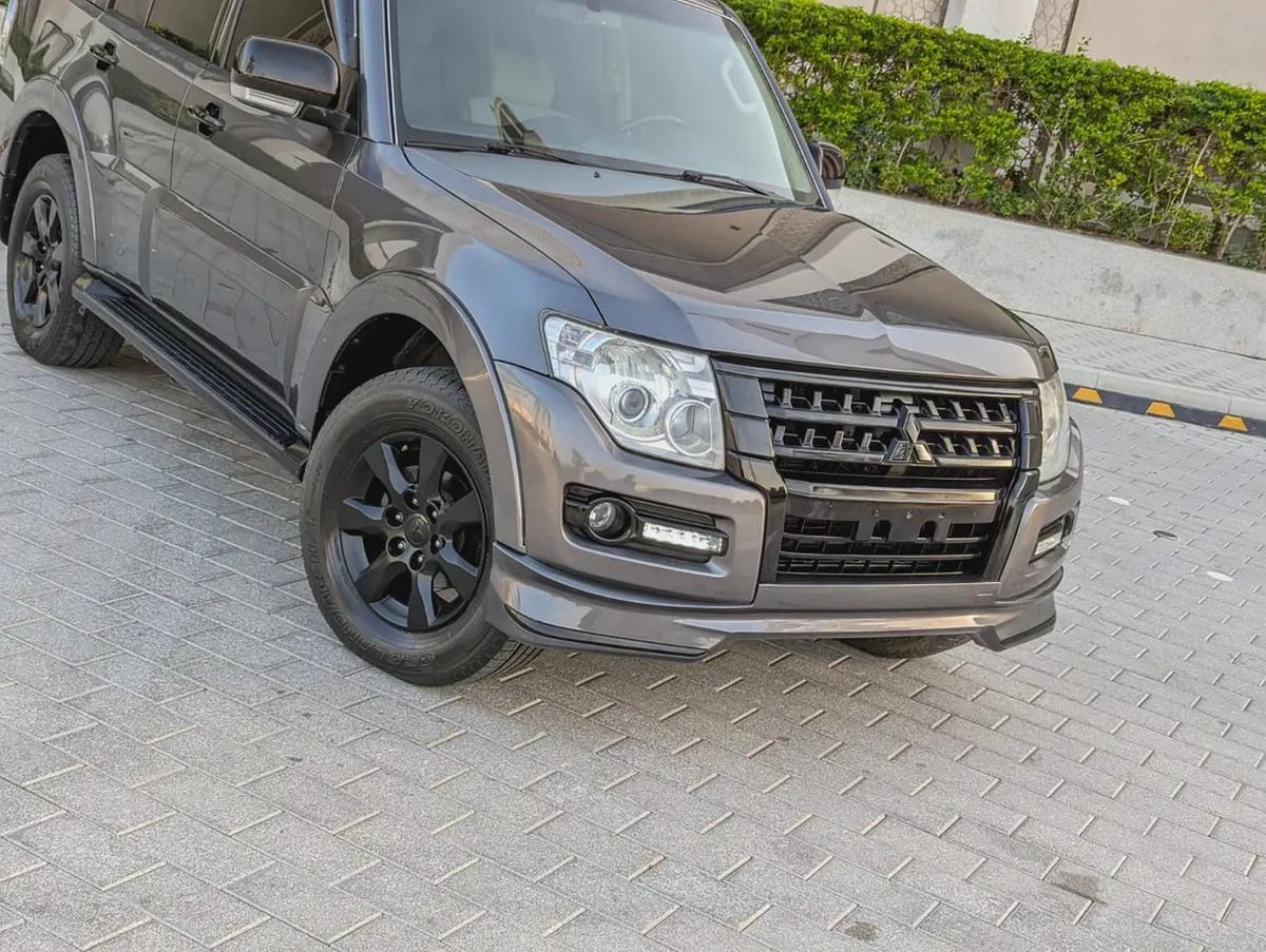 MITSUBISHI PAJERO 2017 GLS MID OPTION GCC IN EXCELLENT CONDITION-11-11