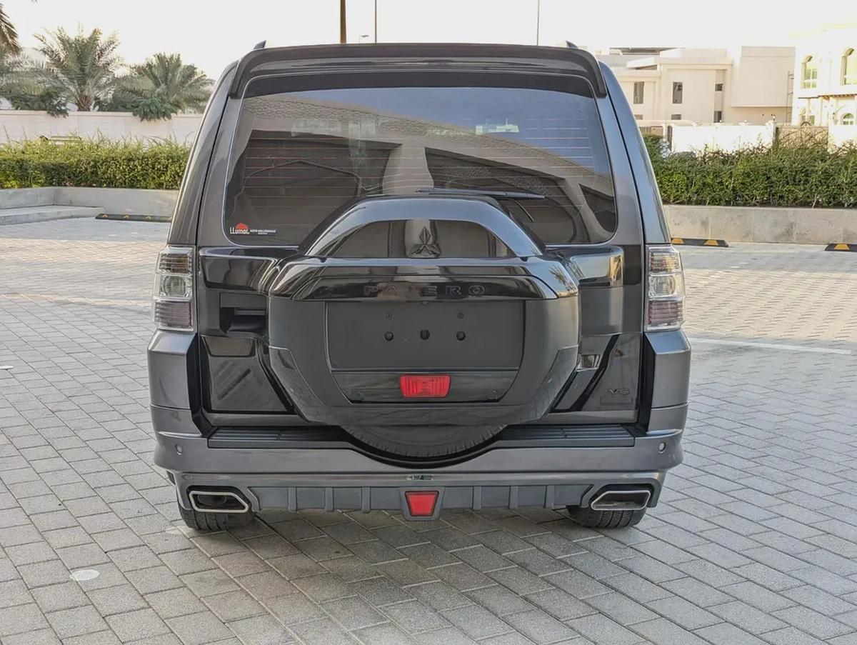 MITSUBISHI PAJERO 2017 GLS MID OPTION GCC IN EXCELLENT CONDITION-16-16