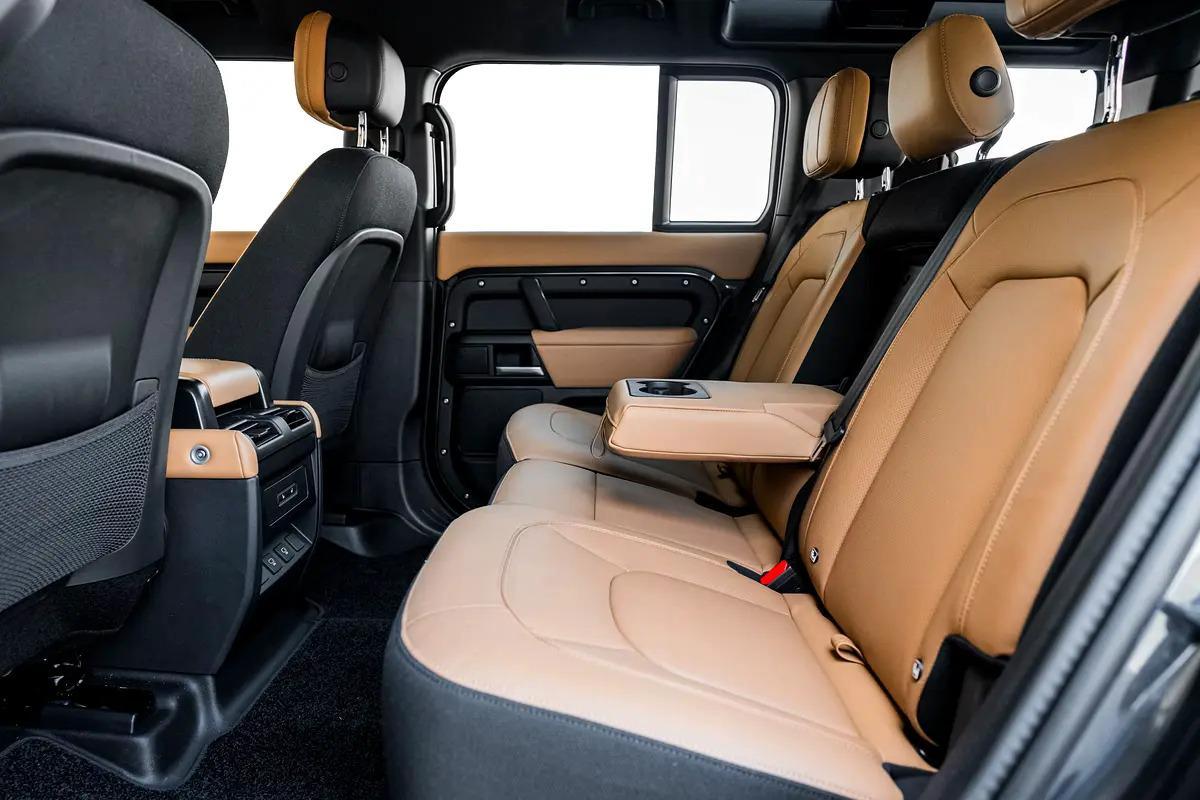 SPECIAL ORDER | DEFENDER X 110 P425 | CARPATHIAN GREY COLOR | MERIDIAN SURROUND SOUND SYSTEM-9-9