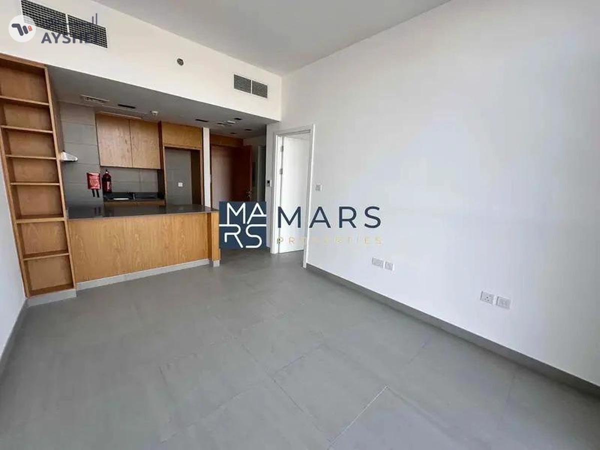 Elegant One-Bedroom Apartment with Stunning Views, No Balcony: Modern Design, Prime Location-1-landscape