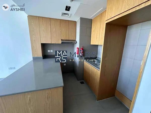 Elegant One-Bedroom Apartment with Stunning Views, No Balcony: Modern Design, Prime Location