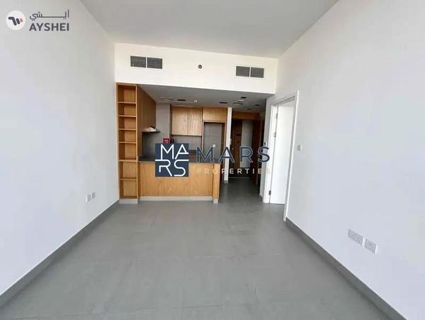 Elegant One-Bedroom Apartment with Stunning Views, No Balcony: Modern Design, Prime Location