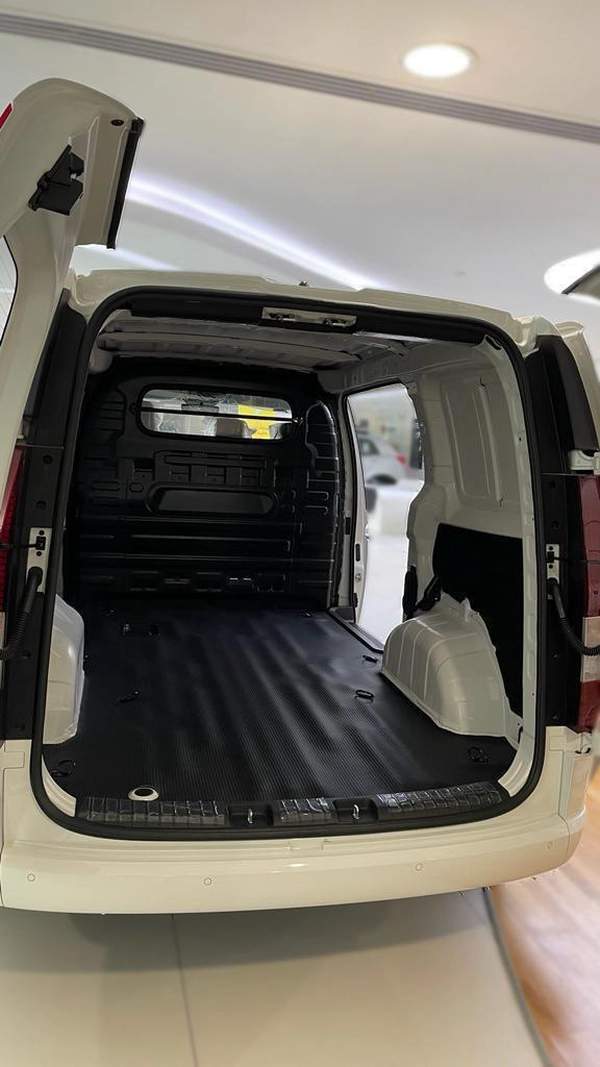 Hyundai staria 2026 3 Seaters Export Only