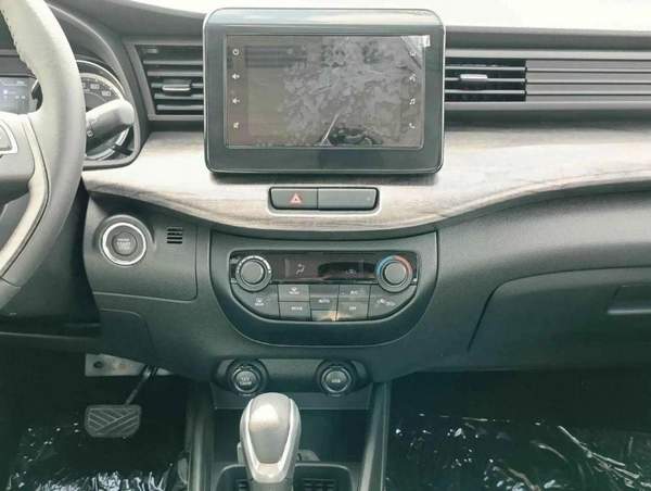 Suzuki Ertiga SUZUKI ERTIGA GLX 2024 A/T 1.5L 4CY PETROL SILVER full