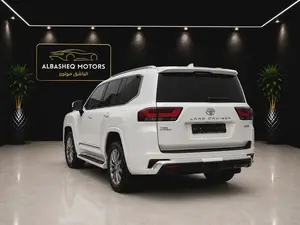 Toyota Land Cruiser VXR Super Clear