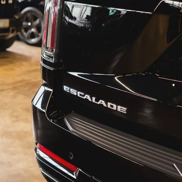 AED 10,349 pm • 0% Downpayment • Escalade Premium Luxury Platinum • 1 Year Warranty