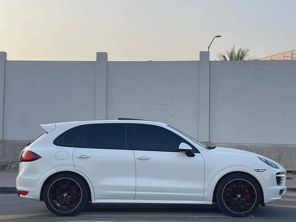 Porsche cayenne GTS GCC accident free excellent condition