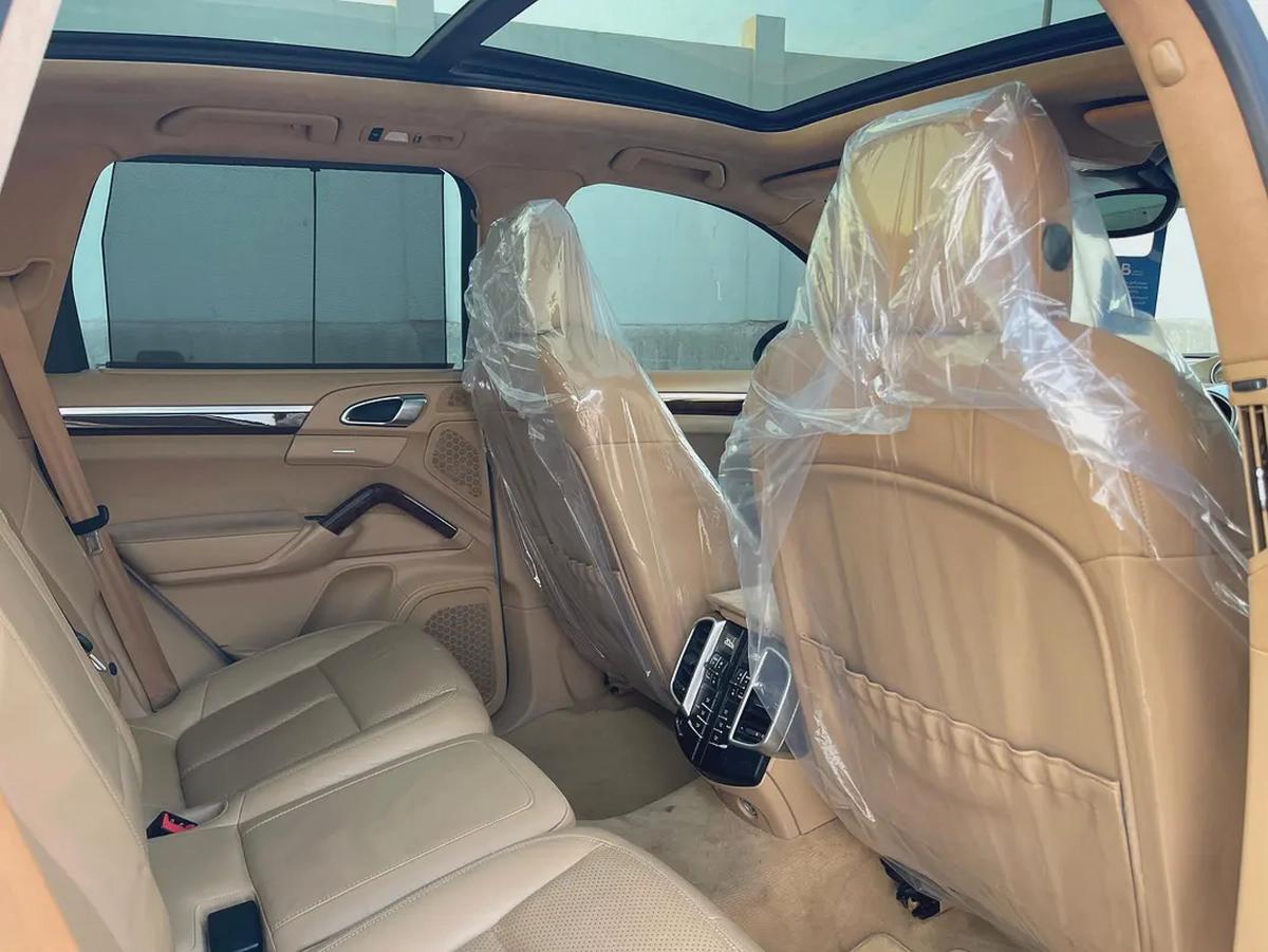 Porsche cayenne GTS GCC accident free excellent condition-7-7