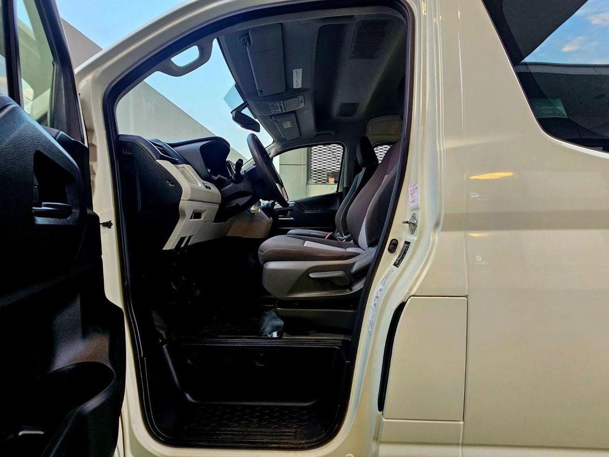 Toyota Hiace GL PASSENGER/ PATROL MANUAL/ 3.5 V6/ LOW MILEAGE-8-8