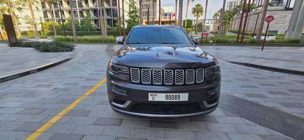 2019 Jeep Grand Cherokee summit-تدخل سوريا -Full option-5.7L/8 cyl Excellent condition-