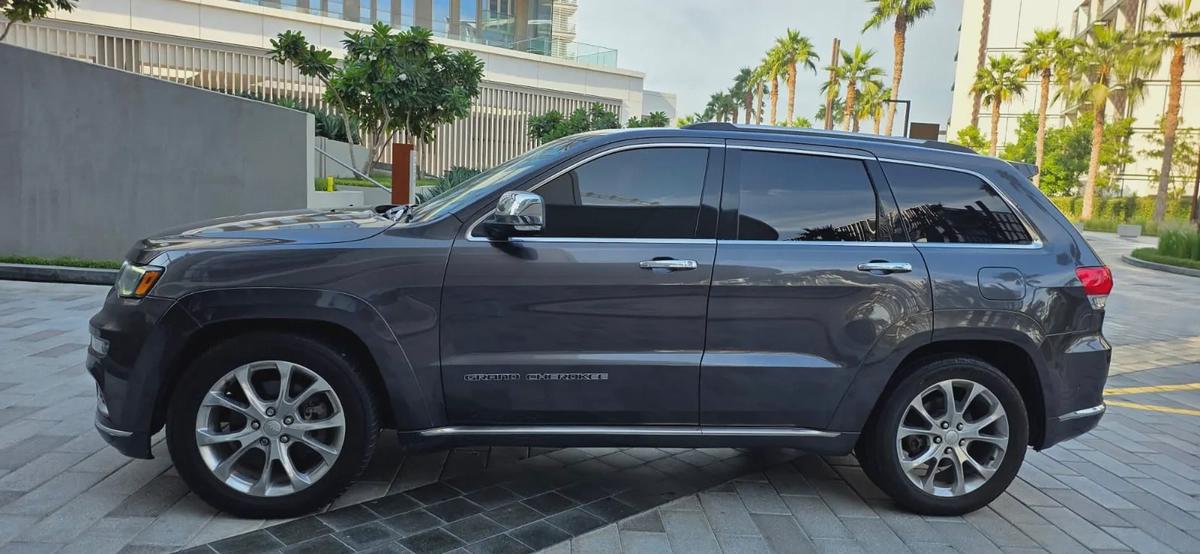 2019 Jeep Grand Cherokee summit-تدخل سوريا -Full option-5.7L/8 cyl Excellent condition--5-5