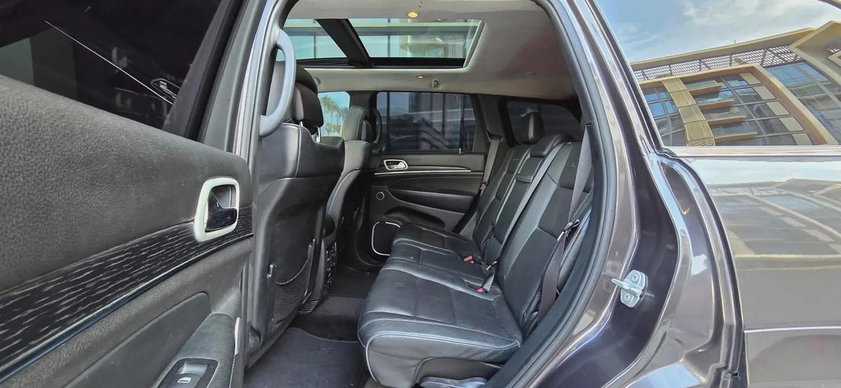 2019 Jeep Grand Cherokee summit-تدخل سوريا -Full option-5.7L/8 cyl Excellent condition--11-11