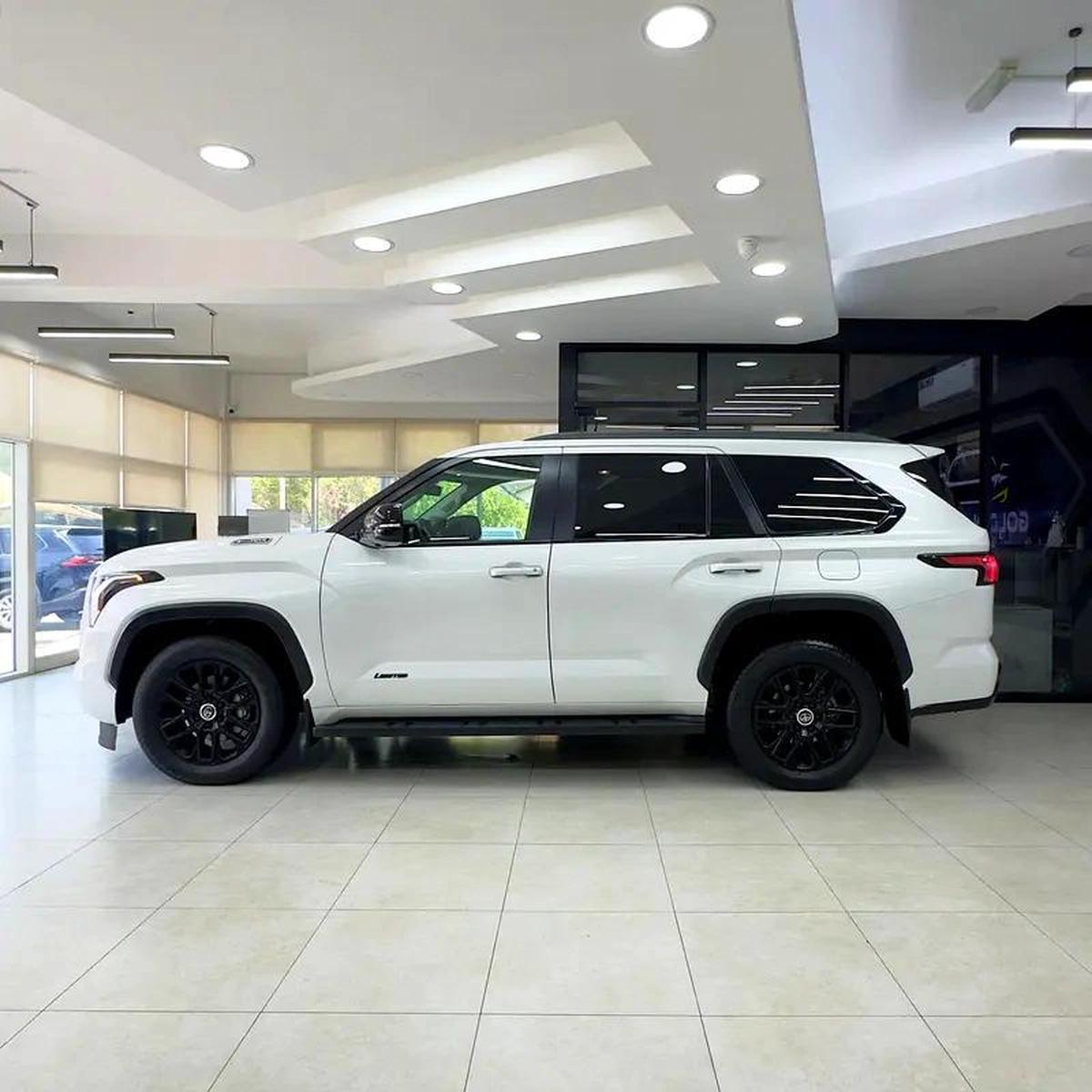2025 Toyota Sequoia Limited hybrid-4-4