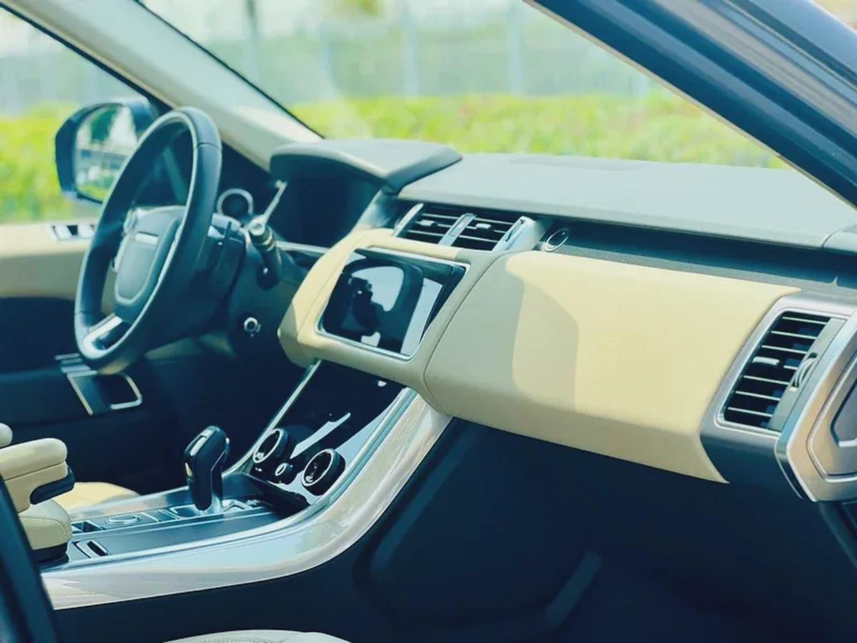 RANGE ROVER SPORT HSE | GCC SPECS | YEAR: 2019 | KMS: 104,000-5-5