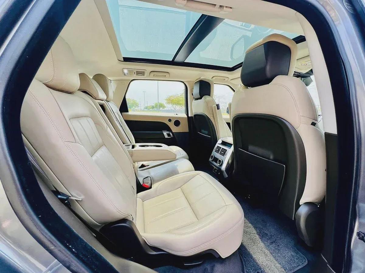 RANGE ROVER SPORT HSE | GCC SPECS | YEAR: 2019 | KMS: 104,000-2-2