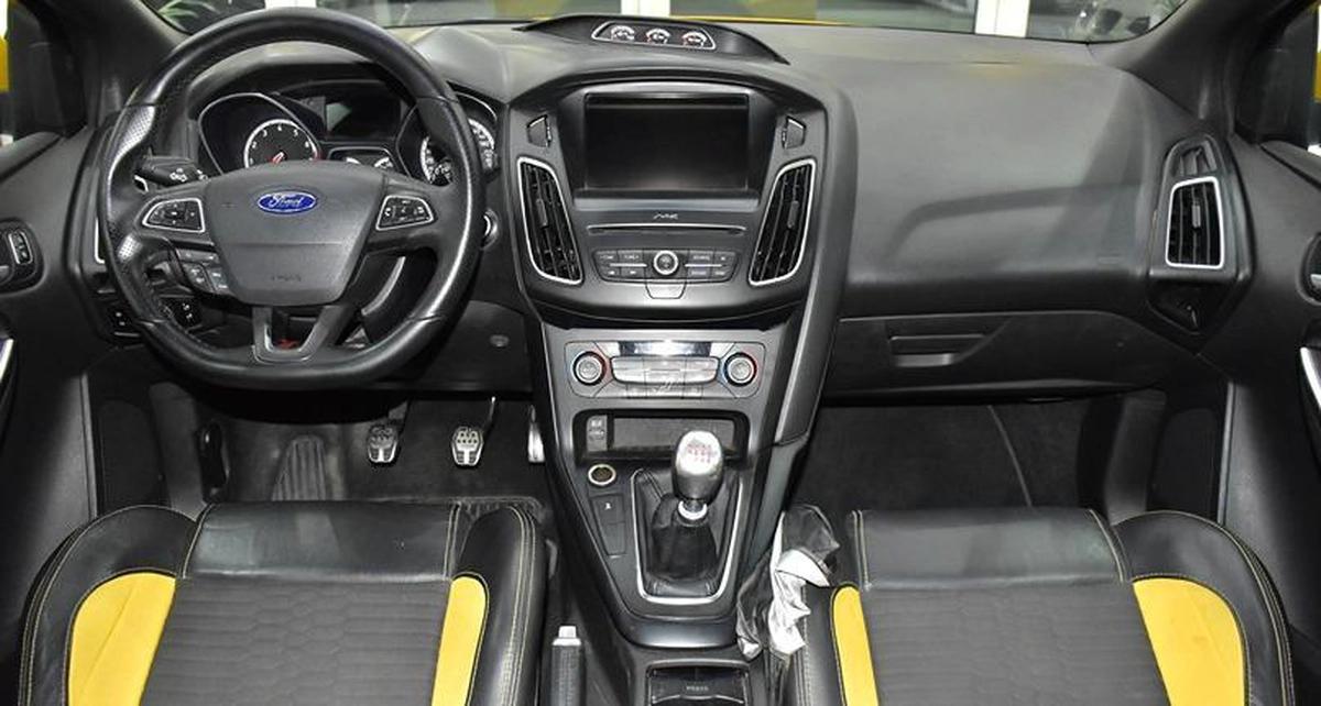 Ford Focus ST ( 2016 Model ) in Yellow Color GCC Specs-2-2