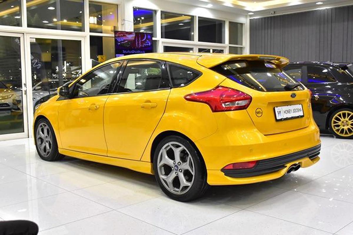 Ford Focus ST ( 2016 Model ) in Yellow Color GCC Specs-4-4