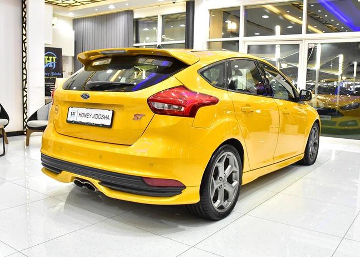 Ford Focus ST ( 2016 Model ) in Yellow Color GCC Specs-7-7