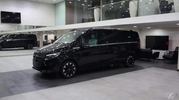 Mercedes-Benz V 300 VIP BUSINESS VAN – FULL LUXURY OPTION | BRAND NEW | GCC | 2025