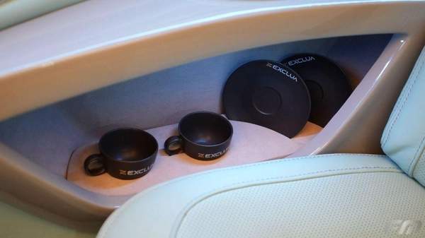 Mercedes-Benz V 300 VIP BUSINESS VAN – FULL LUXURY OPTION | BRAND NEW | GCC | 2025