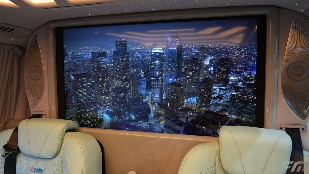 Mercedes-Benz V 300 VIP BUSINESS VAN – FULL LUXURY OPTION | BRAND NEW | GCC | 2025-12-12
