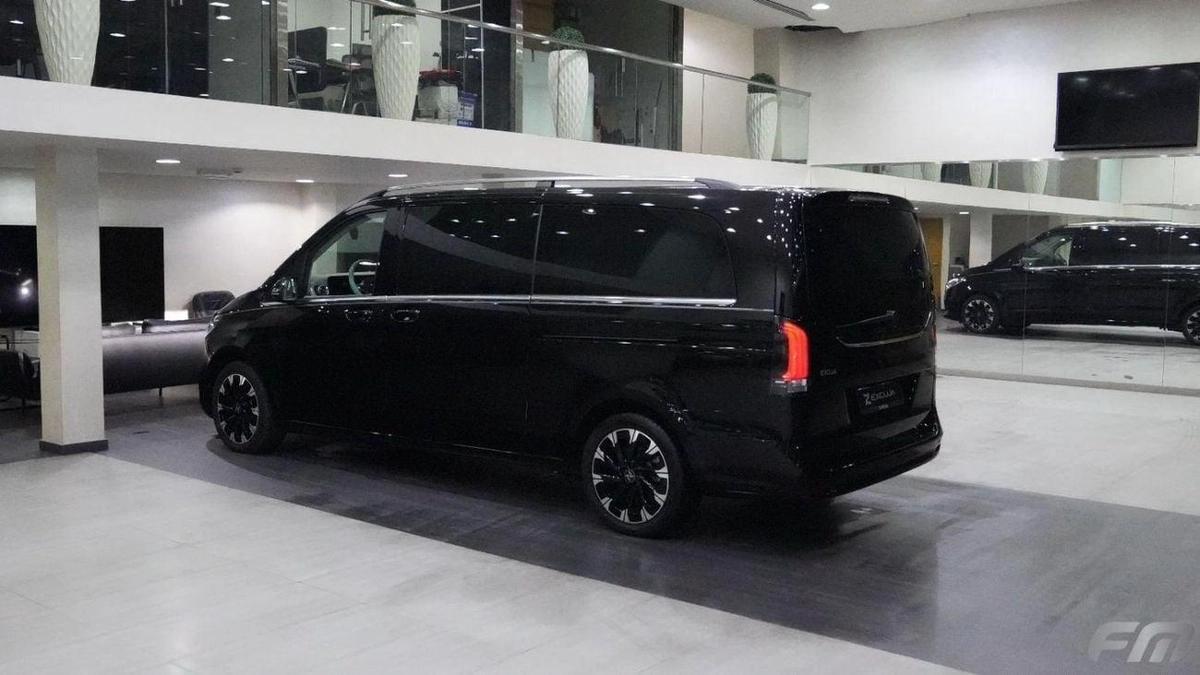 Mercedes-Benz V 300 VIP BUSINESS VAN – FULL LUXURY OPTION | BRAND NEW | GCC | 2025-19-19