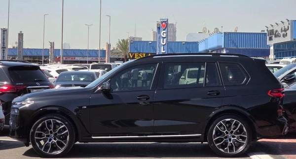 BMW X7 xDrive40i Luxury M Sport Package 3.0L xDrive 40i M Sport 5 years Warranty & Service 2025 GCC