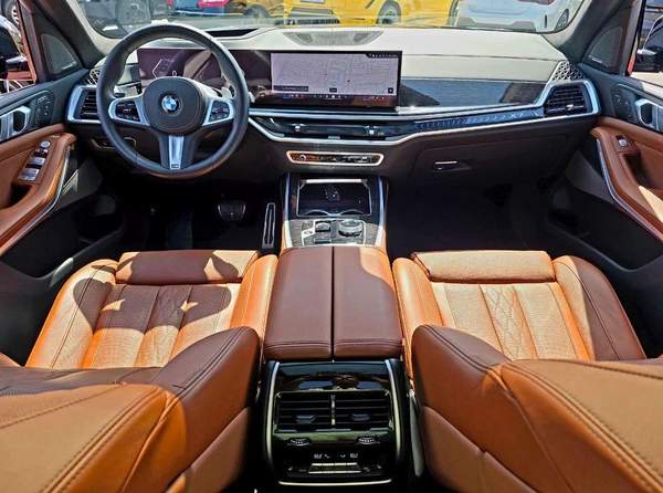 BMW X7 xDrive40i Luxury M Sport Package 3.0L xDrive 40i M Sport 5 years Warranty & Service 2025 GCC