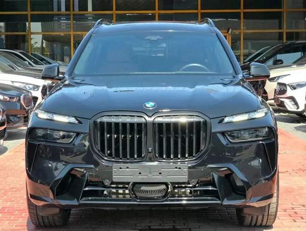 BMW X7 xDrive40i Luxury M Sport Package 3.0L xDrive 40i M Sport 5 years Warranty & Service 2025 GCC