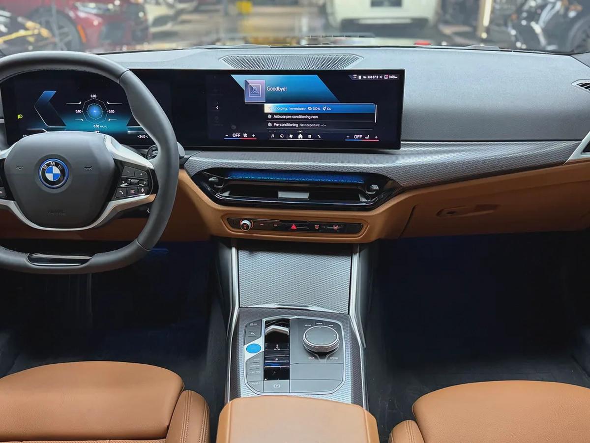 2025 BMW i4 xDrive40 M Sport - American Specs - Brand New!-9-9